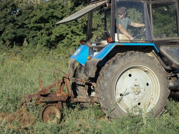 Rypadlo pripevníme k traktoru
