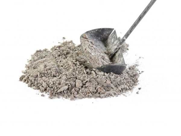 Popol je potrebné zmiešať s inými hnojivami
